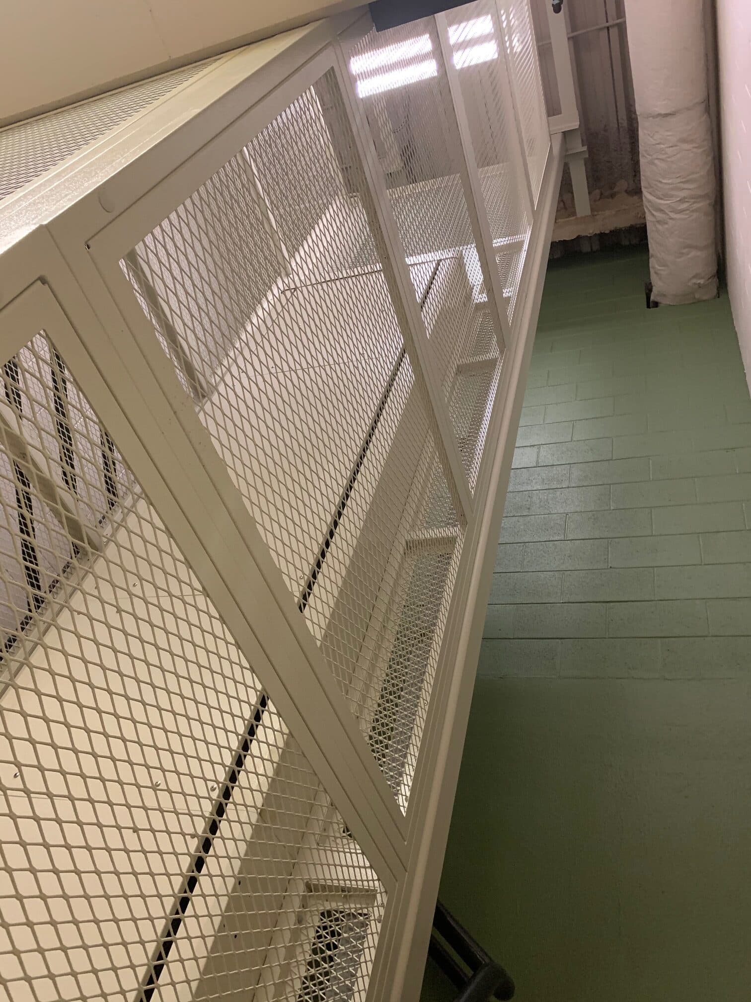 symmetry vrc material handling lift mesh in invory