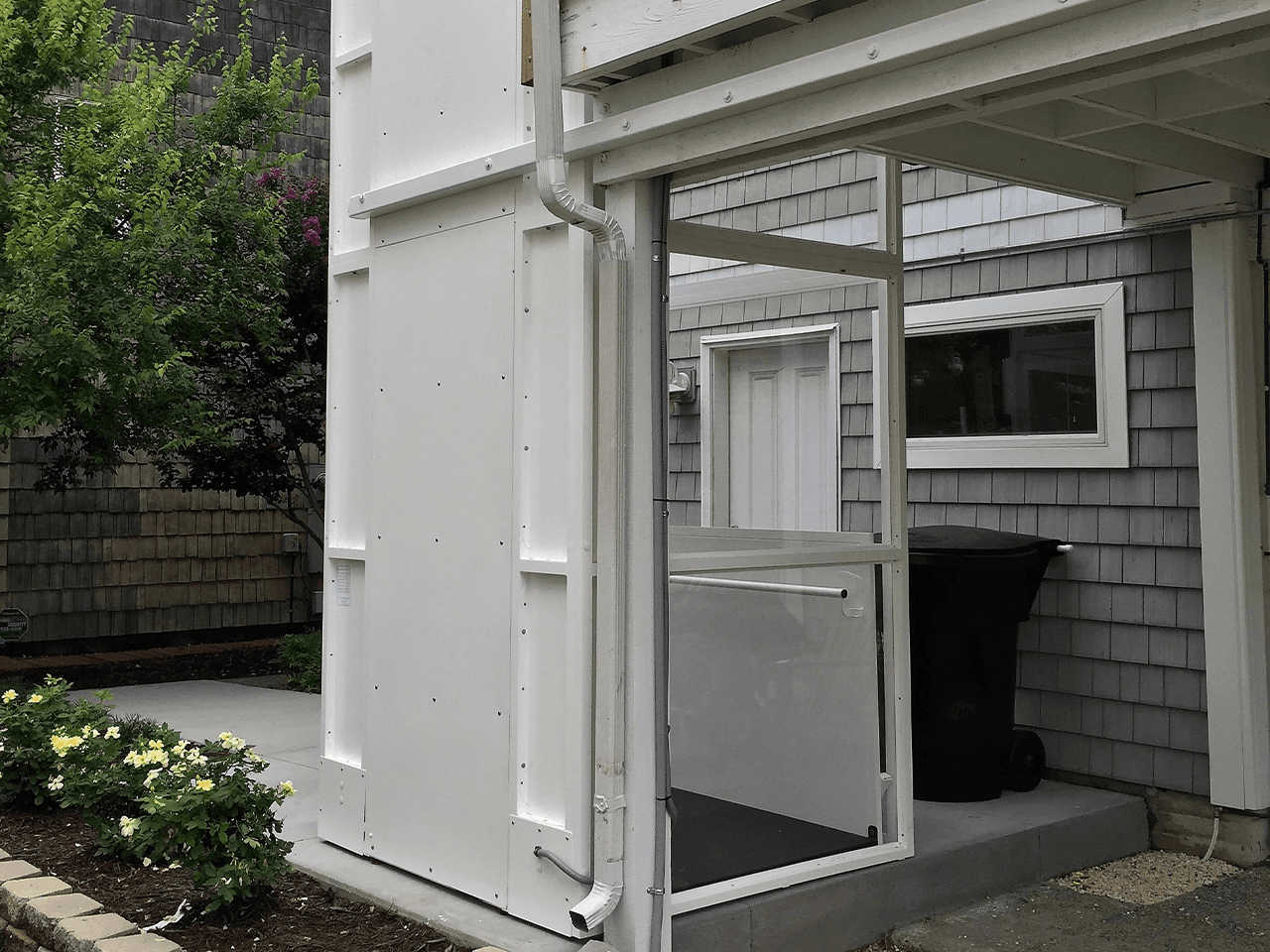 enclosure lift plexi (ELP) with clear acrylic, outdoor residential