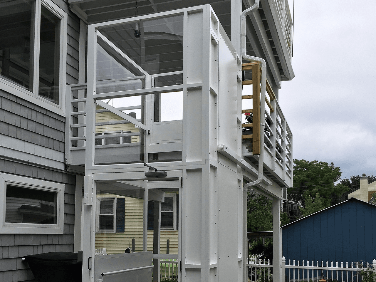 enclosure lift plexi (ELP) with clear acrylic, outdoor residential