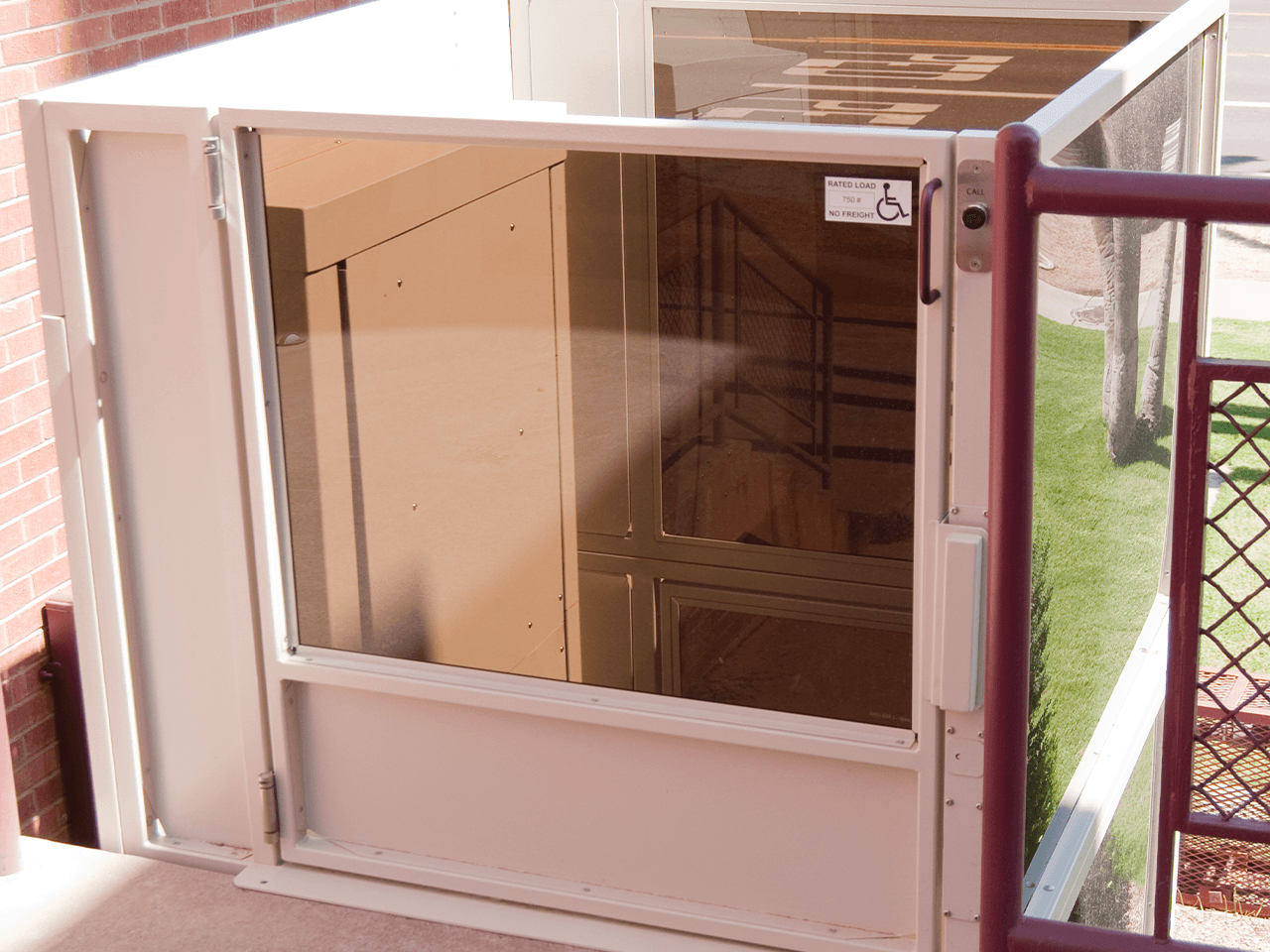 symmetry enclosed lift plexi?