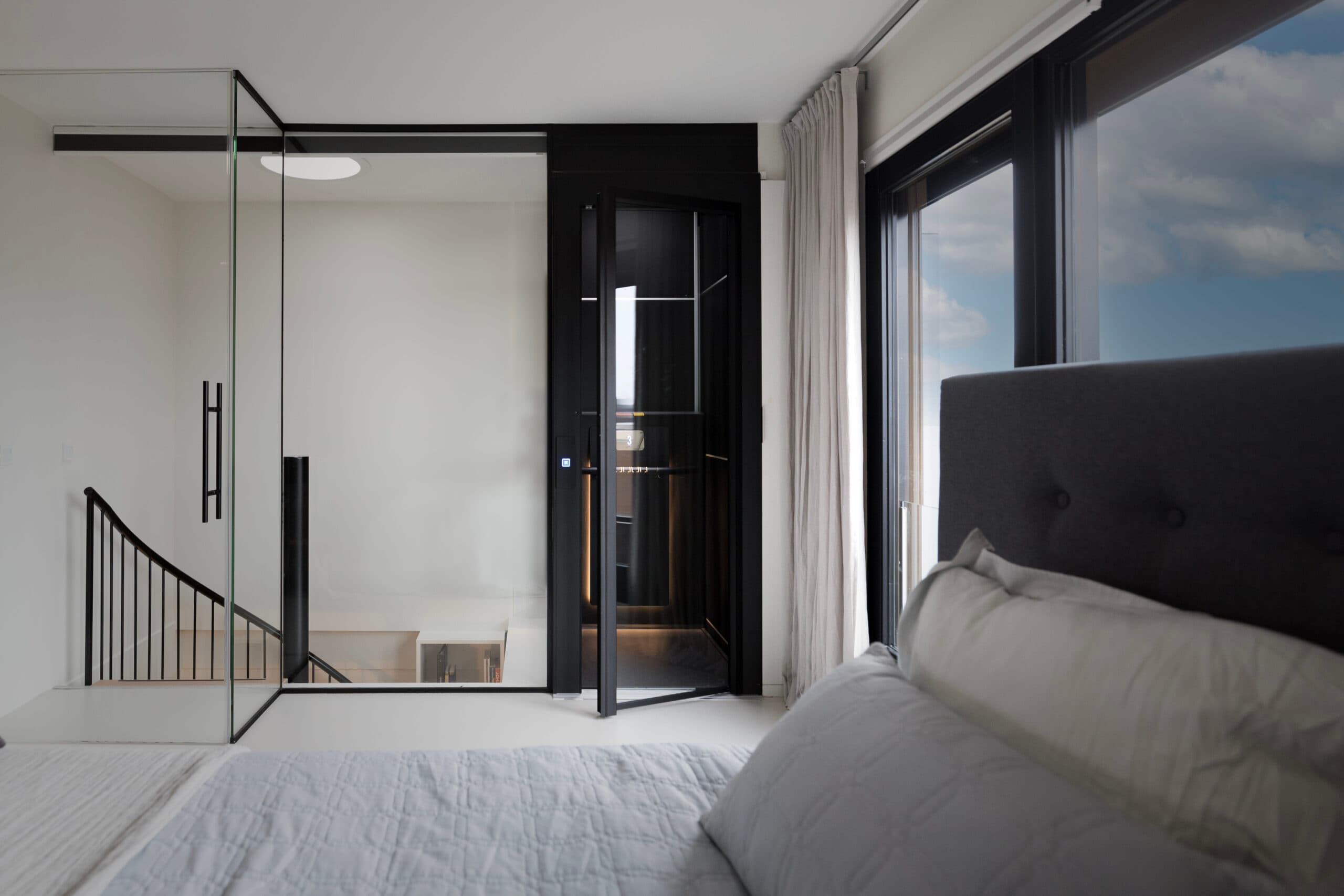 Home elevator lift