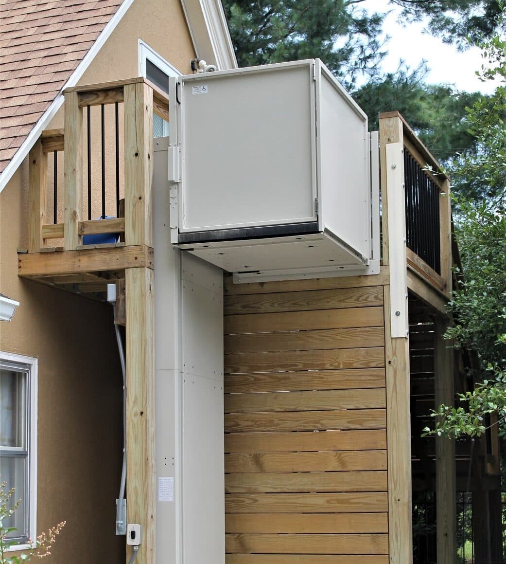 wheelchair lift for home outdoor in ivory for access to deck